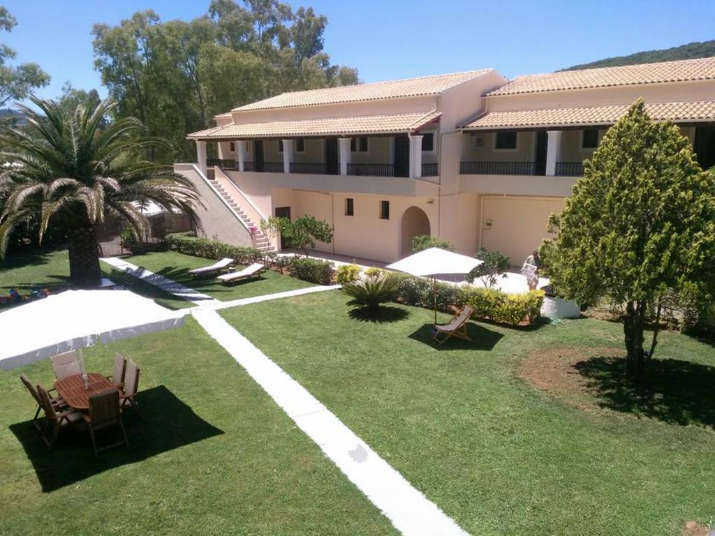 Marini Apartments Moraitika Bagian luar foto