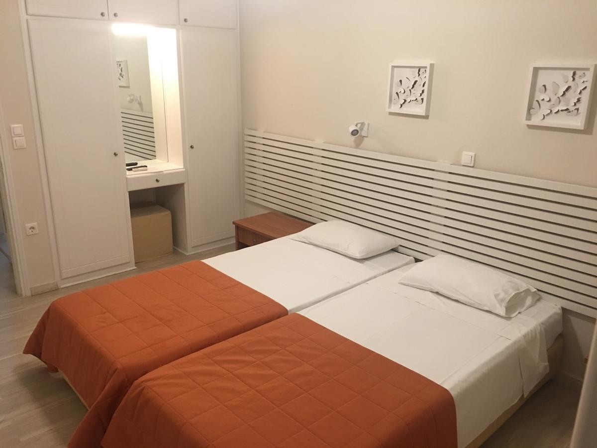 Marini Apartments Moraitika Bagian luar foto