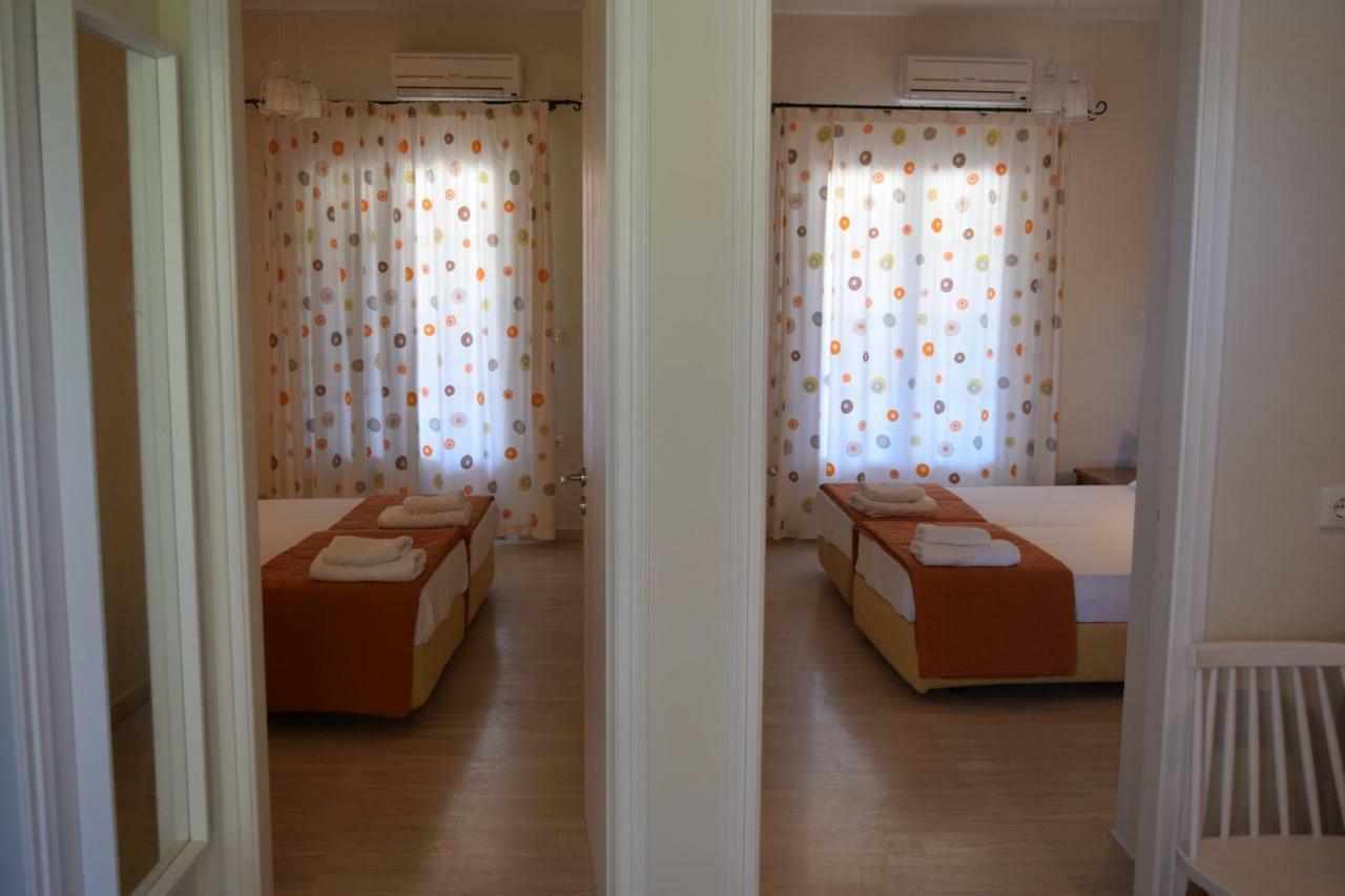 Marini Apartments Moraitika Bagian luar foto