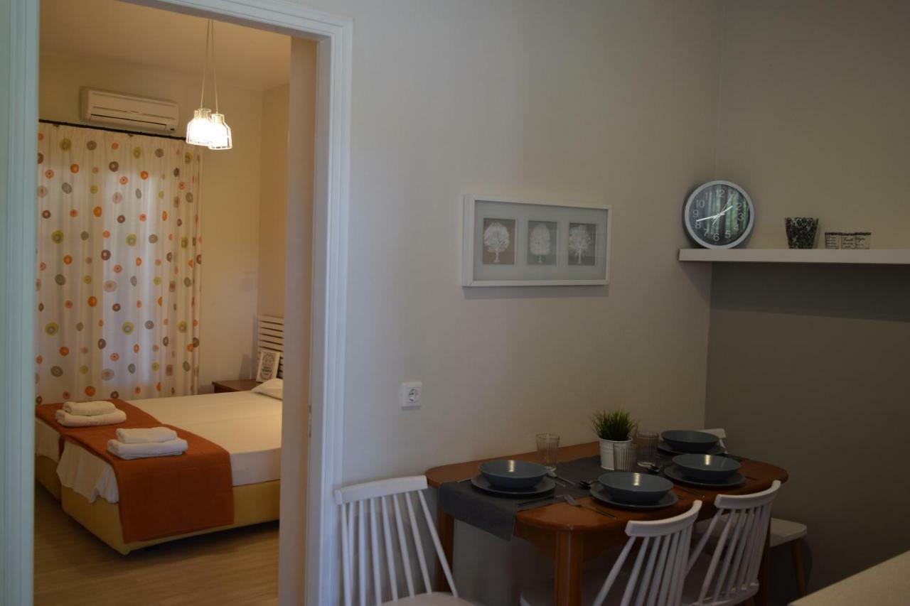 Marini Apartments Moraitika Bagian luar foto